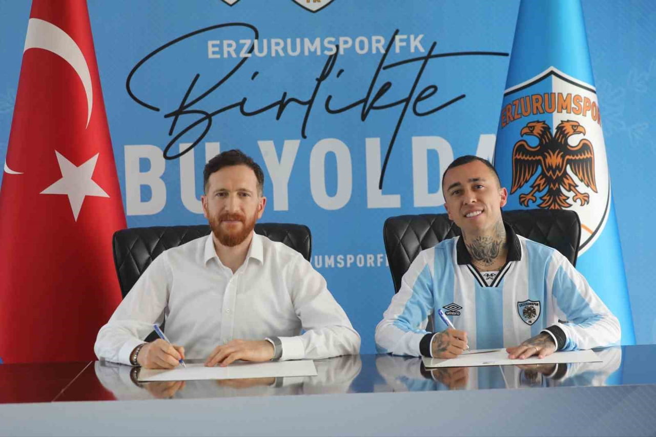 ERZURUMSPOR FK BAŞKANI AHMET DAL (SOLDA) ,MARTİN RODRİGUEZ (SAĞDA)