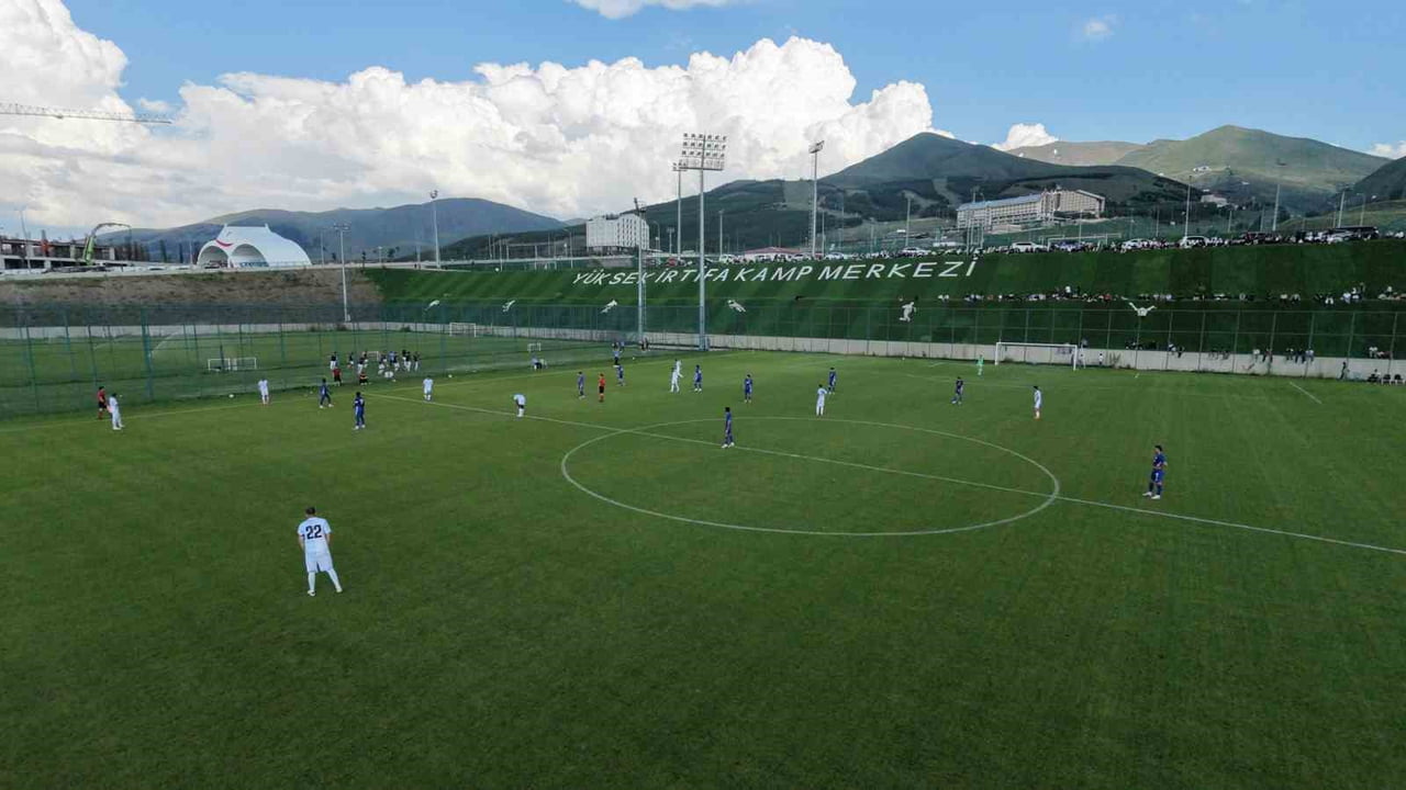 ERZURUMSPOR FK HAZIRLIK MAÇINDA ÇAYKUR RİZESPOR İLE GOLSÜZ BERABERE KALDI.