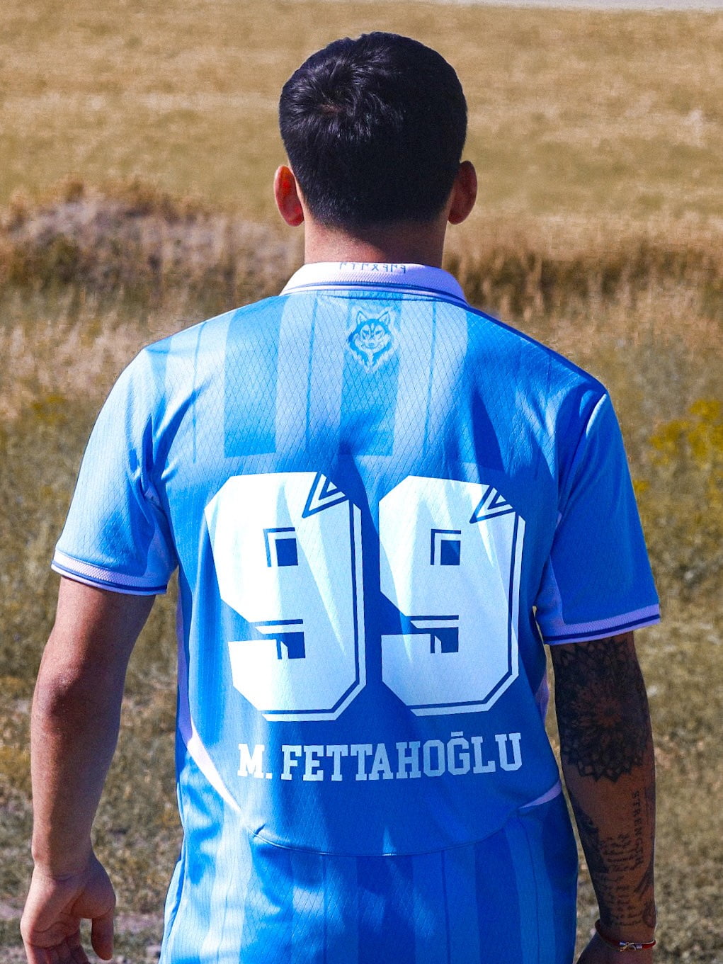 ERZURUMSPOR FK, YENİ SEZONUN "GÖKBÖRÜ" FORMASINI FUTBOLCUSU MUSTAFA FETTAHOĞLU İLE TANITTI.