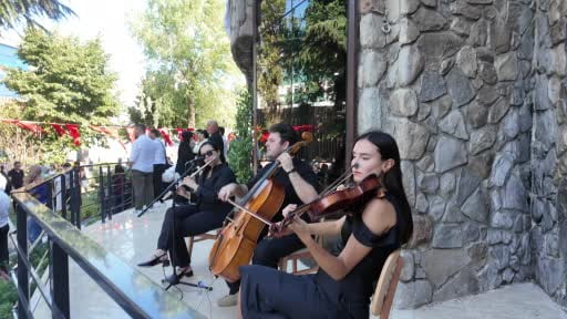 Esenyurt Sanat Merkezi usta sanatçı Devrim Erbil sergisiyle sanatseverlere kapılarını açtı
