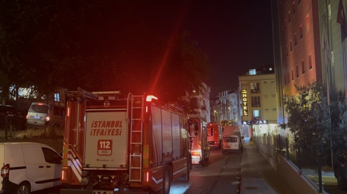 ESENYURT’TA OTELDE YANGIN ÇIKTI: ÇOK SAYIDA VATANDAŞ MAHSUR KALDI