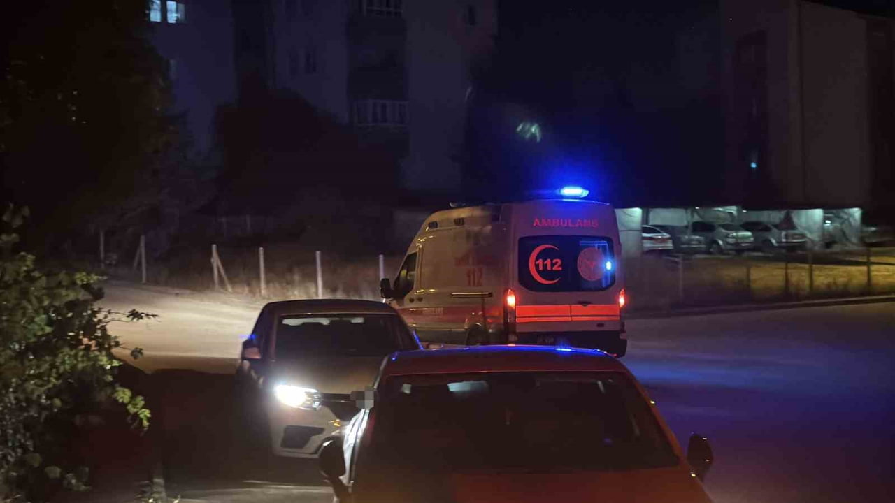 ESKİŞEHİR'DE BİR BEKÇİNİN İNCELEMEK İSTEDİĞİ ARACIN ANİ MANEVRA YAPMASI SONUCUNDA YARALANMASIYLA...