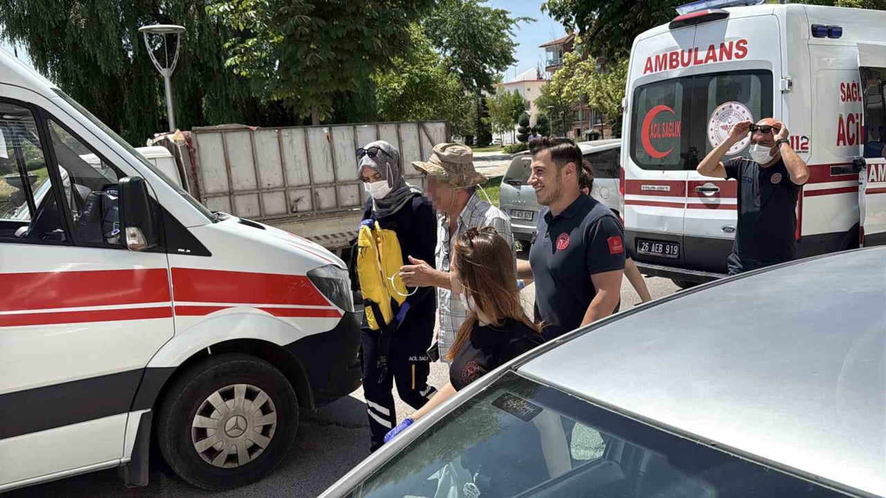 ESKİŞEHİR'DE BİR İŞ YERİNDE HENÜZ BİLİNMEYEN BİR SEBEPLE ÇIKAN YANGINDA 6 KİŞİ DUMANDAN...