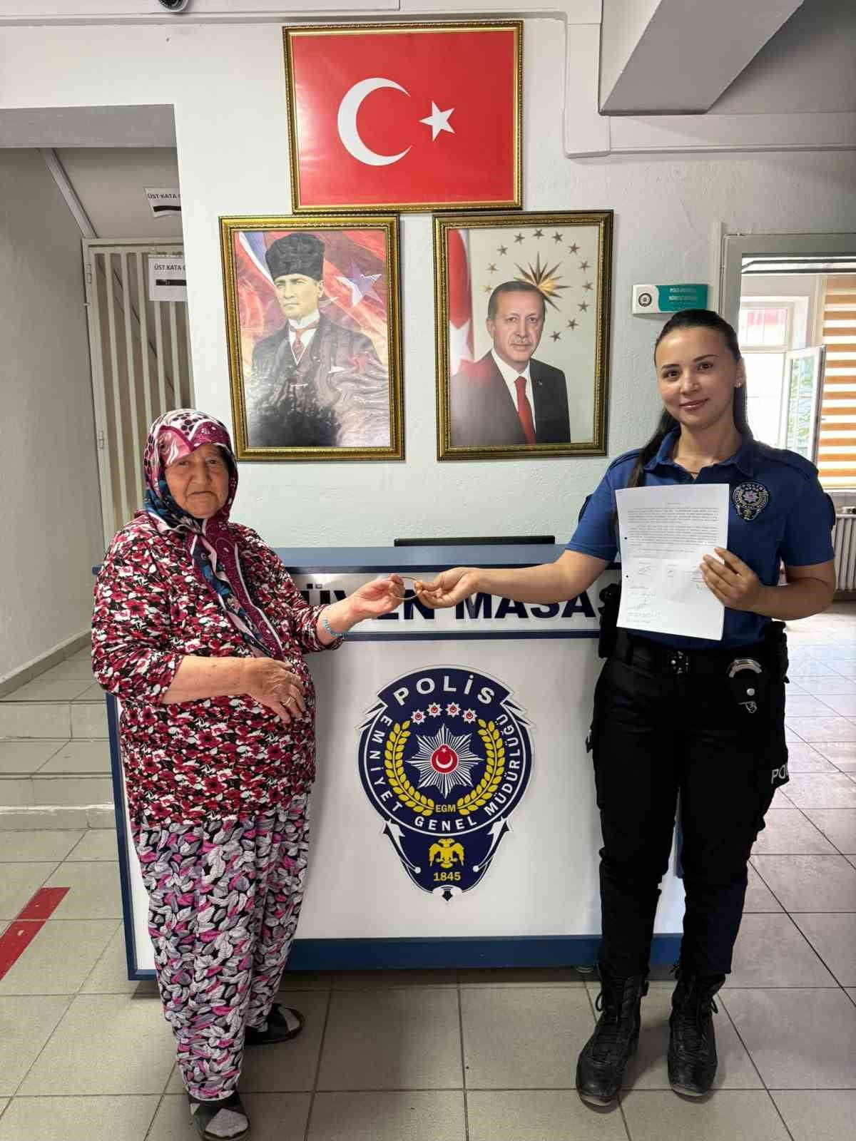 ESKİŞEHİR'DE BİR VATANDAŞIN DÜŞÜREREK KAYBETTİĞİ 18 GRAM AĞIRLIĞINDAKİ BURMA ALTIN BİLEZİK...