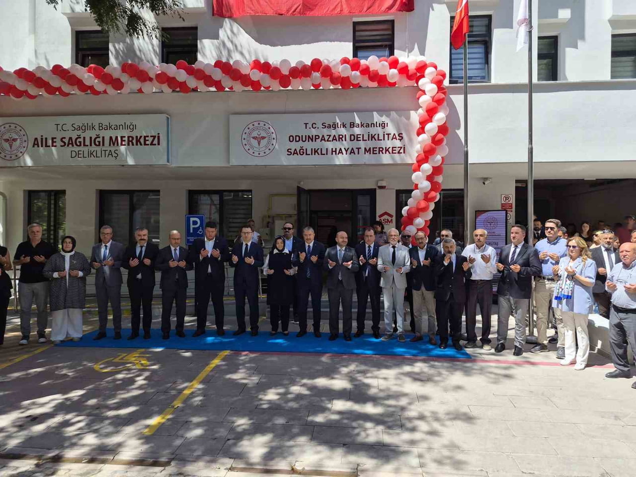 ESKİŞEHİR'DE DELİKLİTAŞ SAĞLIKLI HAYAT MERKEZİ, DÜZENLENEN TÖRENLE AÇILDI.