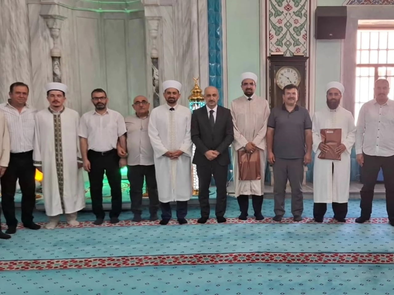 ESKİŞEHİR'DE DİN GÖREVLİLERİNİN MESLEKİ BECERİLERİNİ GELİŞTİRMEK AMACIYLA DÜZENLENEN 'EZANI GÜZEL...