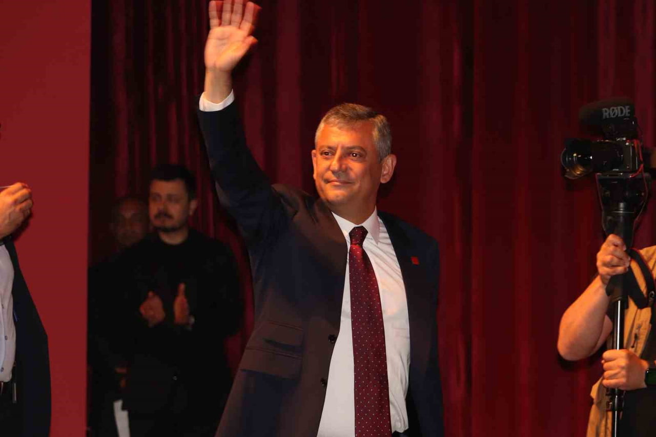 ESKİŞEHİR'DE DÜZENLENEN GRUP TOPLANTISINDA KONUŞAN CHP MECLİS GRUP BAŞKANI ÖZGÜR ÖZEL, "PARTİMİZİ...