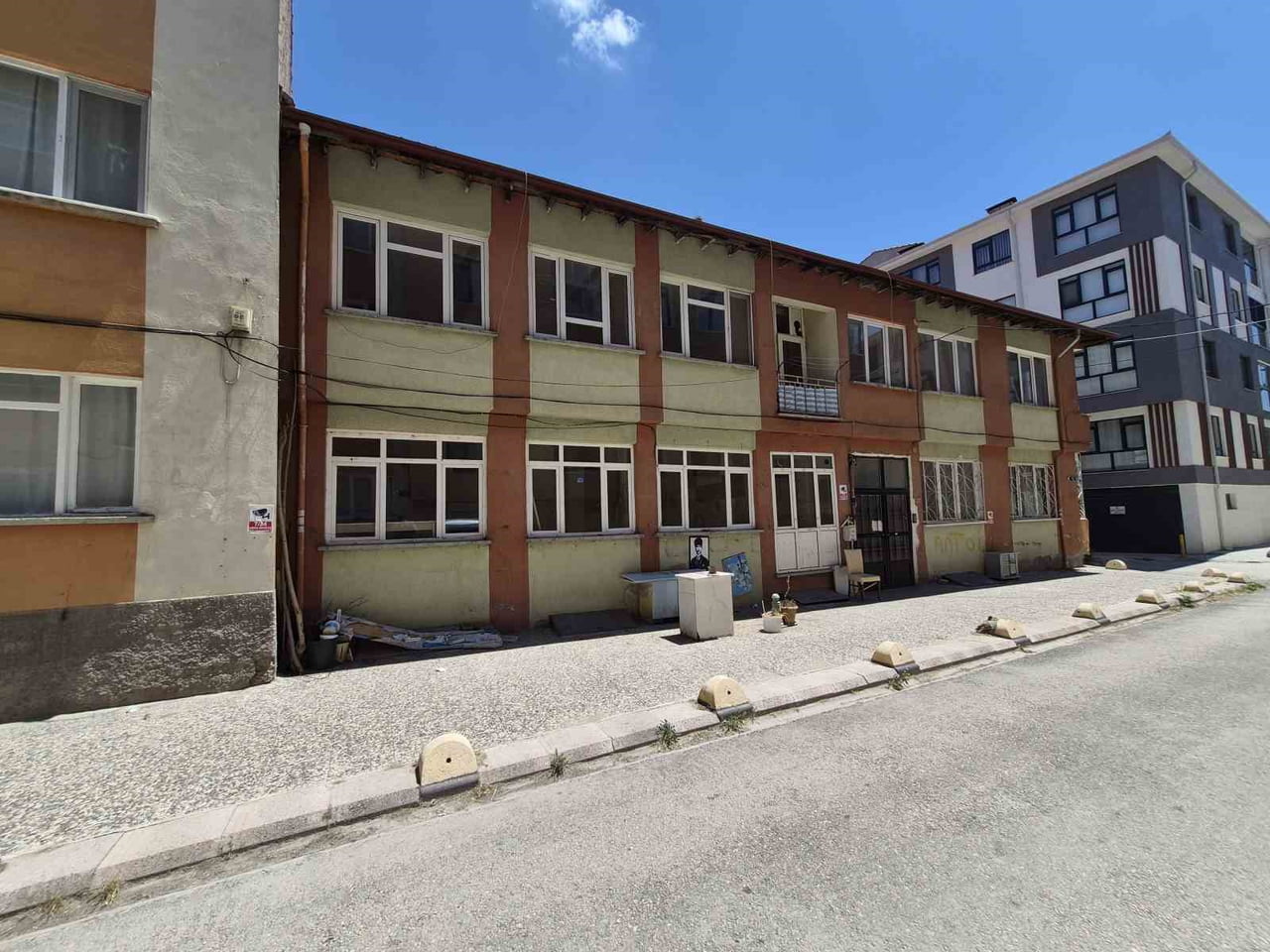 ESKİŞEHİR'DE EMEKLİ ESNAF MEMDUH ÇETİN'İN HASTA EŞİ İÇİN OLUŞTURDUĞU 'SEVGİLİLER VE AŞIKLAR...