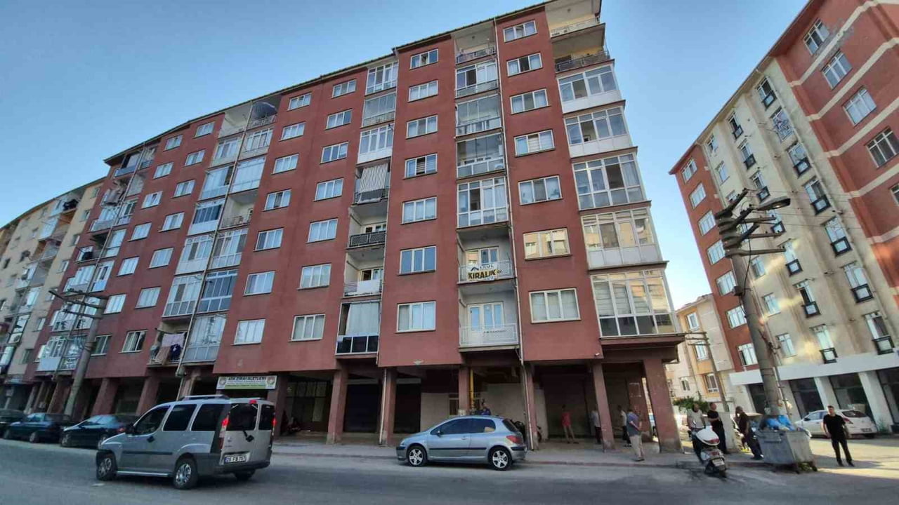 ESKİŞEHİR'DE EŞİNİN TATİLE GİTMESİNİN ARDINDAN KENDİSİNDEN HABER ALINAMAYAN 58 YAŞINDAKİ ADAM...