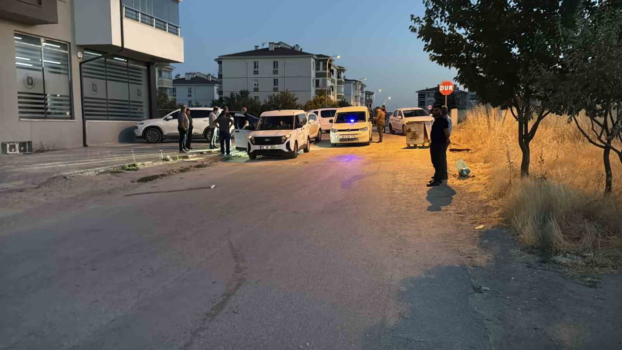ESKİŞEHİR'DE İKİ AİLE ARASINDA ÇIKAN VE KIZ TARAFININ OĞLAN TARAFININ BULUNDUĞU EVE GELMESİYLE...