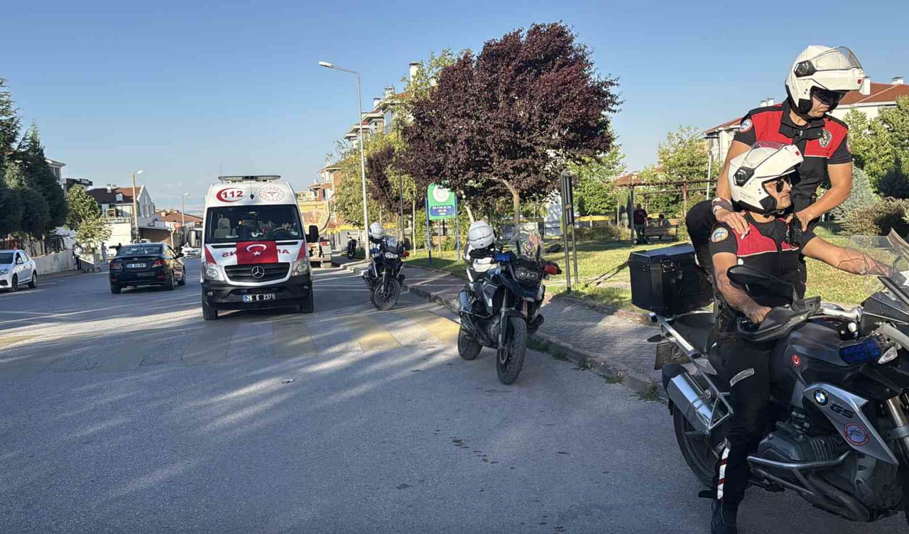 ESKİŞEHİR'DE İKİ GRUP ARASINDA ÇIKAN BIÇAKLI KAVGAYA, O SIRADA PARKTA İSTİRAHATTE OLAN BİR POLİS...