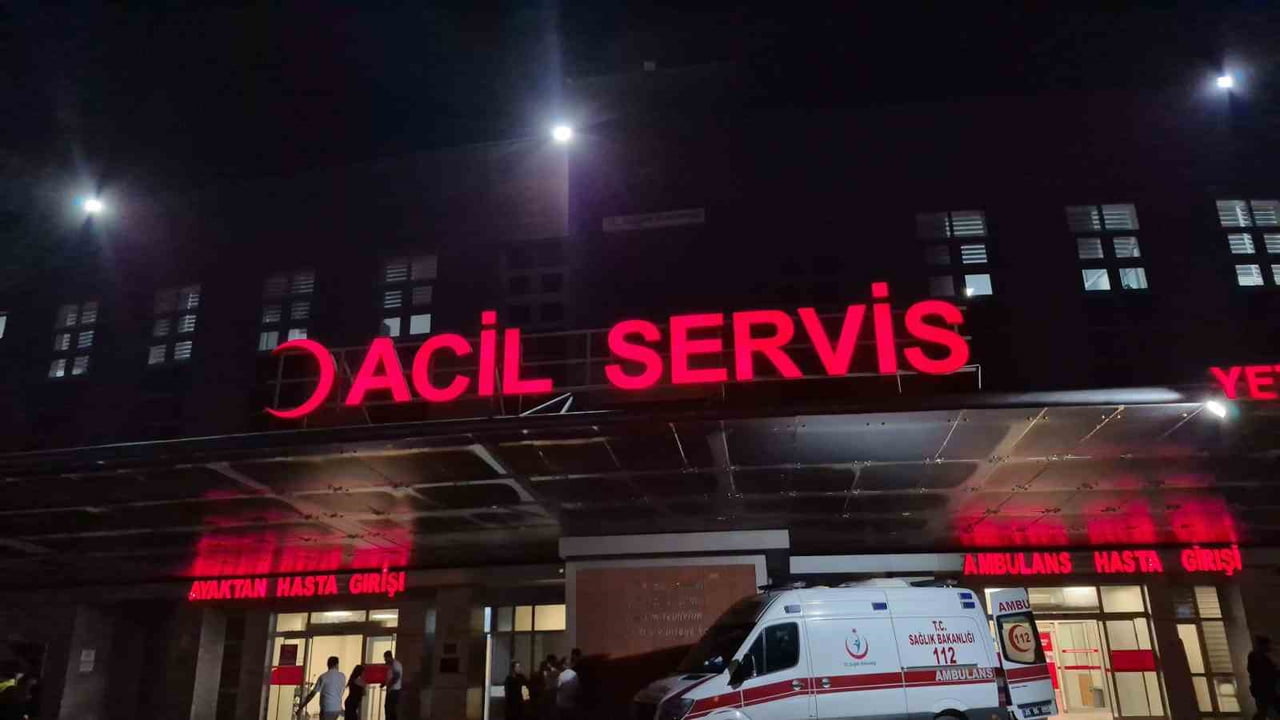 ESKİŞEHİR'DE PLAKASIZ BİR MOTOSİKLET SÜRÜCÜSÜ, 'DUR' İHTARINA UYMAYARAK GÖREVLİ ÇARŞI VE MAHALLE...