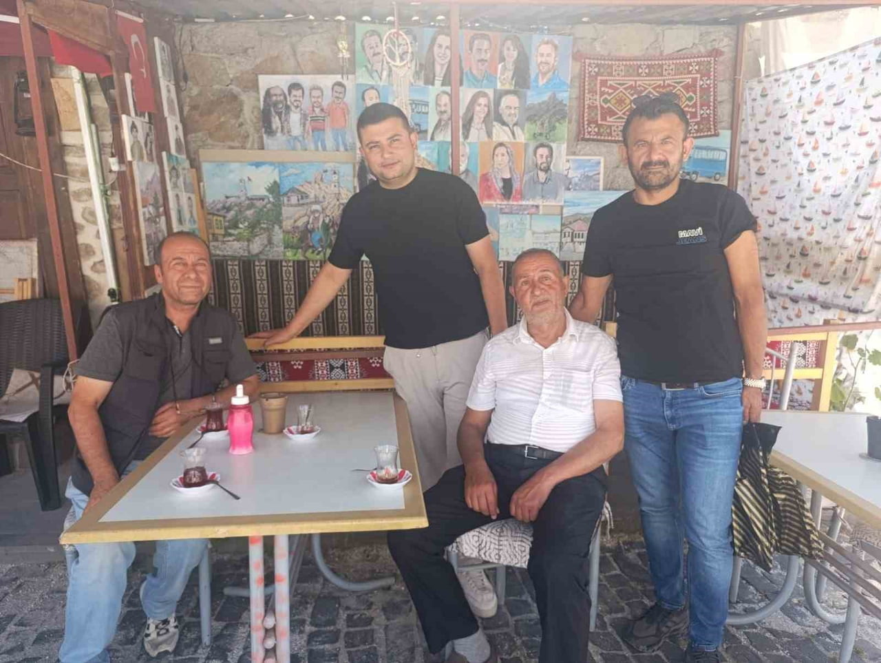ESKİŞEHİR'DE SİVRİHİSAR BAKKALLAR ODASI BAŞKANI SÜLEYMAN YANAL, ESNAFI BİZZAT İŞ YERLERİNDE...