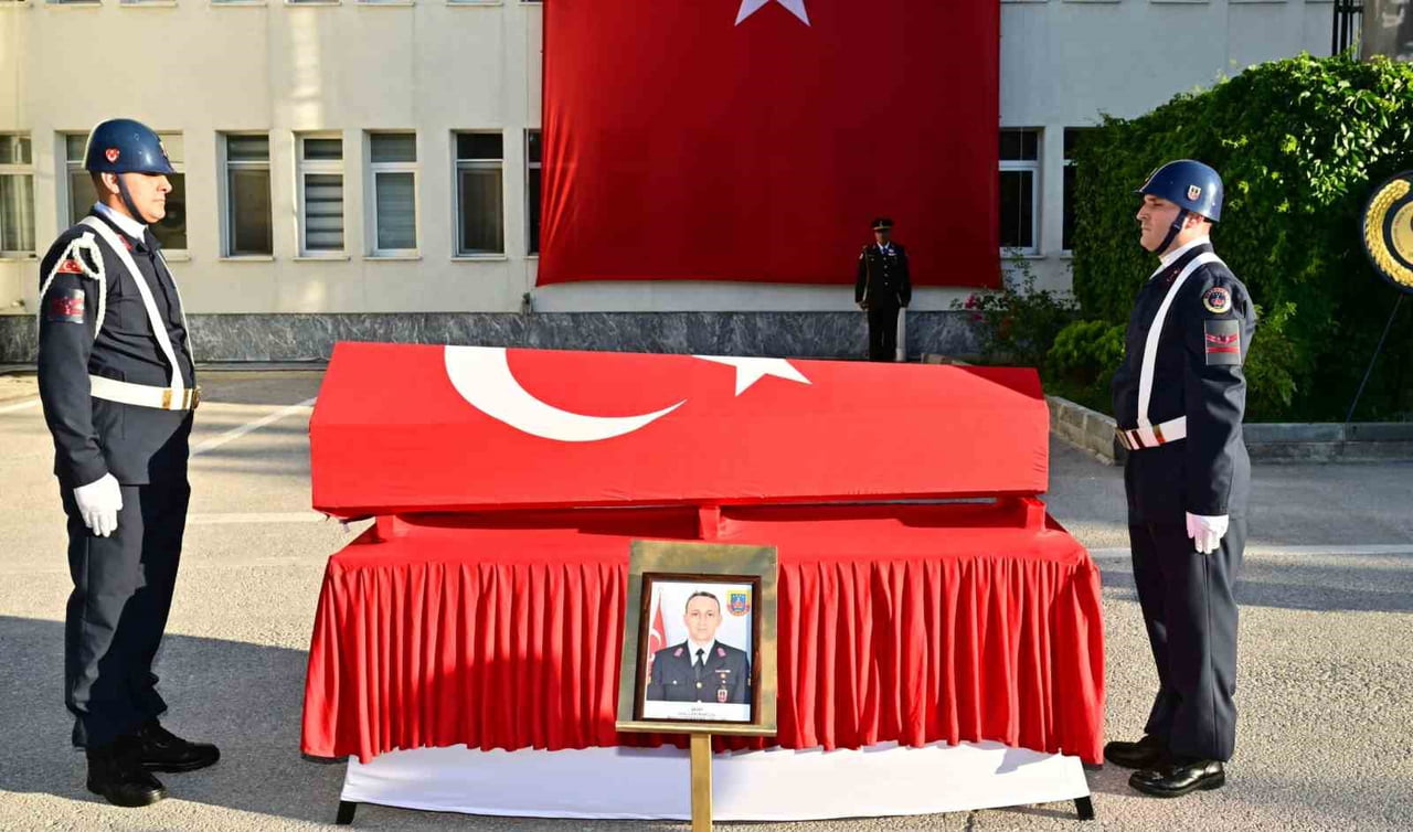 ESKİŞEHİR'İN MİHALIÇÇIK İLÇESİNDE BİR OLAYA MÜDAHALE ETTİĞİ ESNADA YARALANAN VE KALDIRILDIĞI...