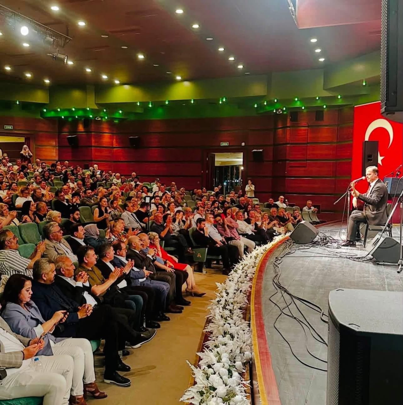 ESKİŞEHİR'İN RENKLERİ PLATFORMU (ESRENK) TARAFINDAN DÜNYA ESKİŞEHİRLİLER GÜNÜ'NE ÖZEL BİR KONSER...