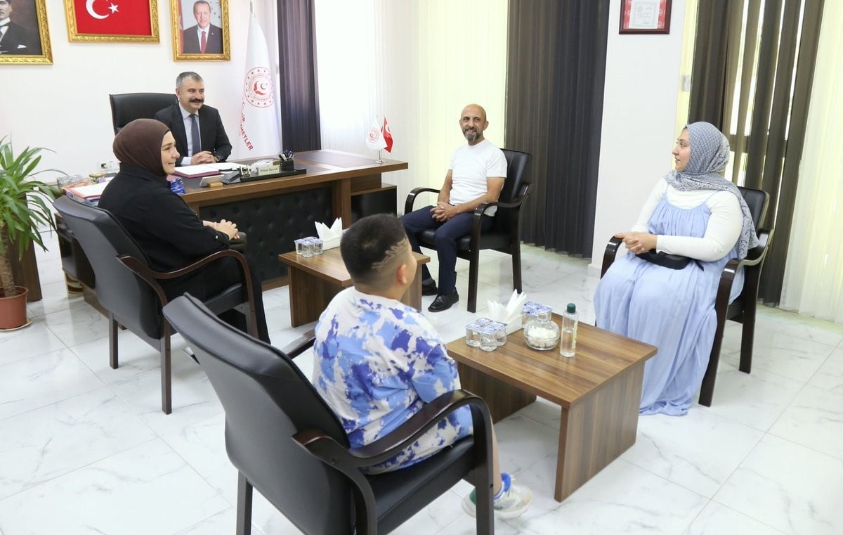 ESKİŞEHİR AİLE VE SOSYAL HİZMETLER BAKANLIĞI, KORUYUCU AİLE MODELİ KAPSAMINDA BİR ÇOCUĞUN DAHA...