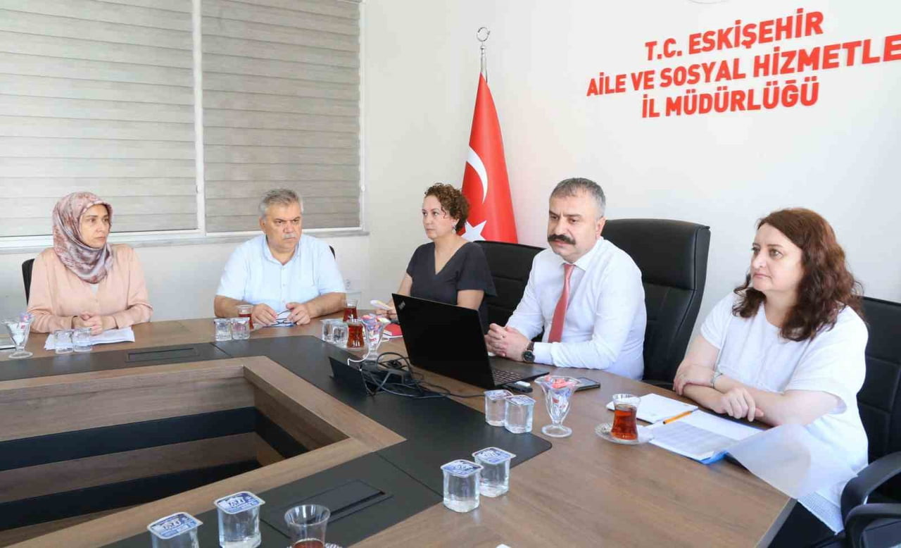 ESKİŞEHİR AİLE VE SOSYAL HİZMETLER İL MÜDÜRLÜĞÜ YETKİLİLERİ, 'SOSYAL RİSK HARİTASI' PROJESİ...