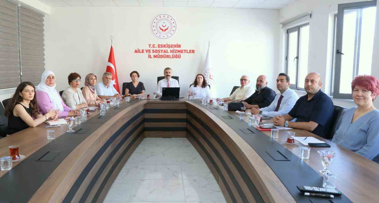ESKİŞEHİR AİLE VE SOSYAL HİZMETLER İL MÜDÜRLÜĞÜ YETKİLİLERİ, 'SOSYAL RİSK HARİTASI' PROJESİ...
