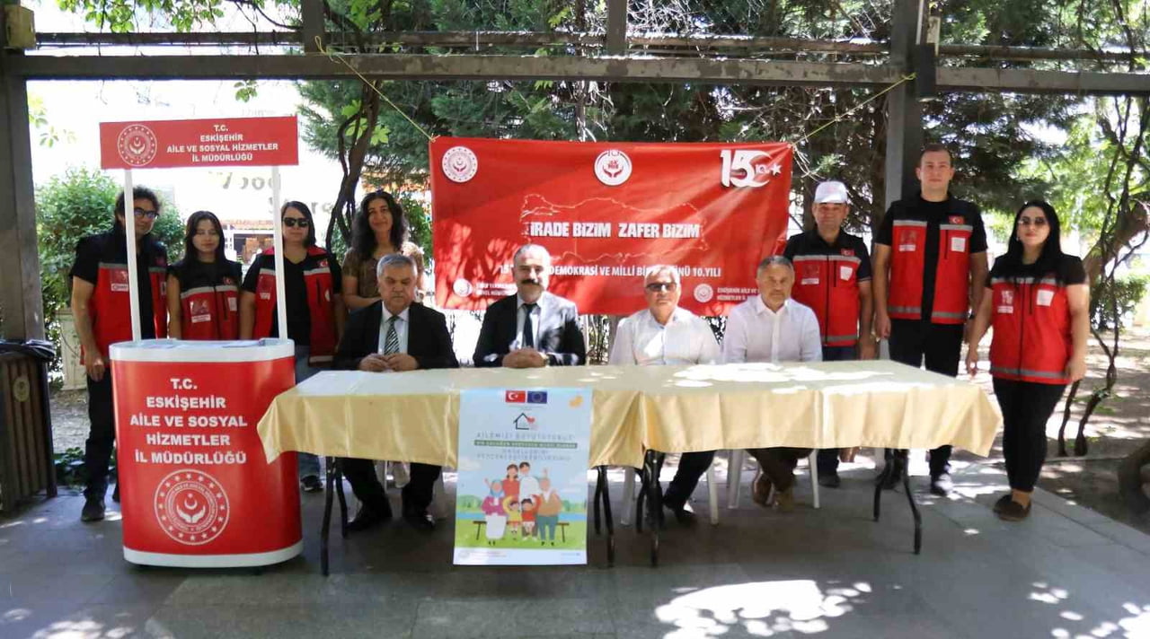 ESKİŞEHİR’DE 15 TEMMUZ HAİN DARBE GİRİŞİMİNE KARŞI MİLLETİN SERGİLEDİĞİ DİRENİŞİ ANLATAN VE...