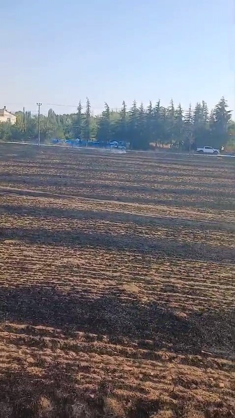 ESKİŞEHİR’DE BİR EVİN BAHÇESİNDE ÇIKAN OT YANGINI, İTFAİYE EKİPLERİNİN MÜDAHALESİYLE DAHA FAZLA...