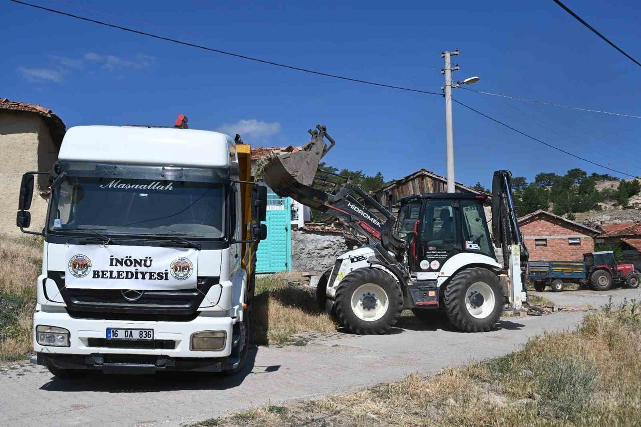 ESKİŞEHİR İNÖNÜ BELEDİYE BAŞKANI SERHAT HAMAMCI, VATANDAŞLARDAN GELEN TALEPLER DOĞRULTUSUNDA...