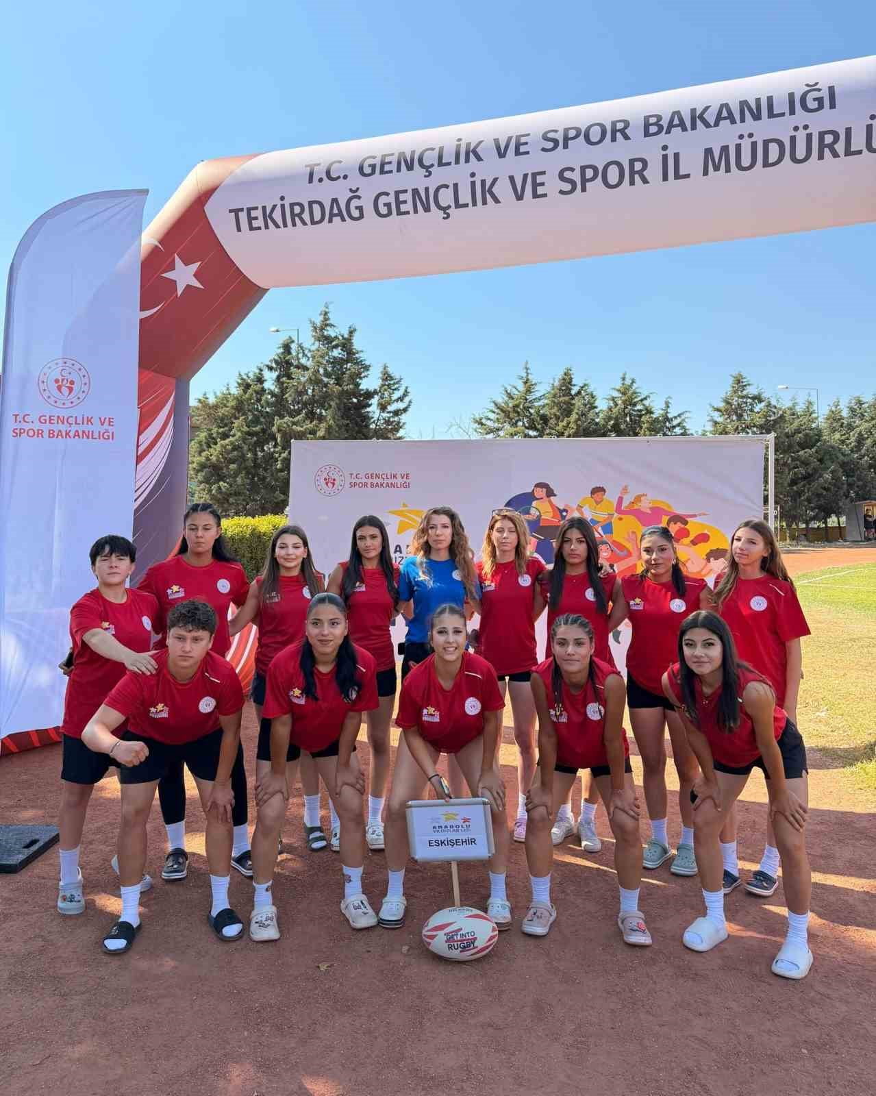 ESKİŞEHİR RAGBİ KADIN TAKIMI, ANALİG RAGBİ GRUP MÜSABAKALARINI NAMAĞLUP TAMAMLAYARAK ŞAMPİYON...