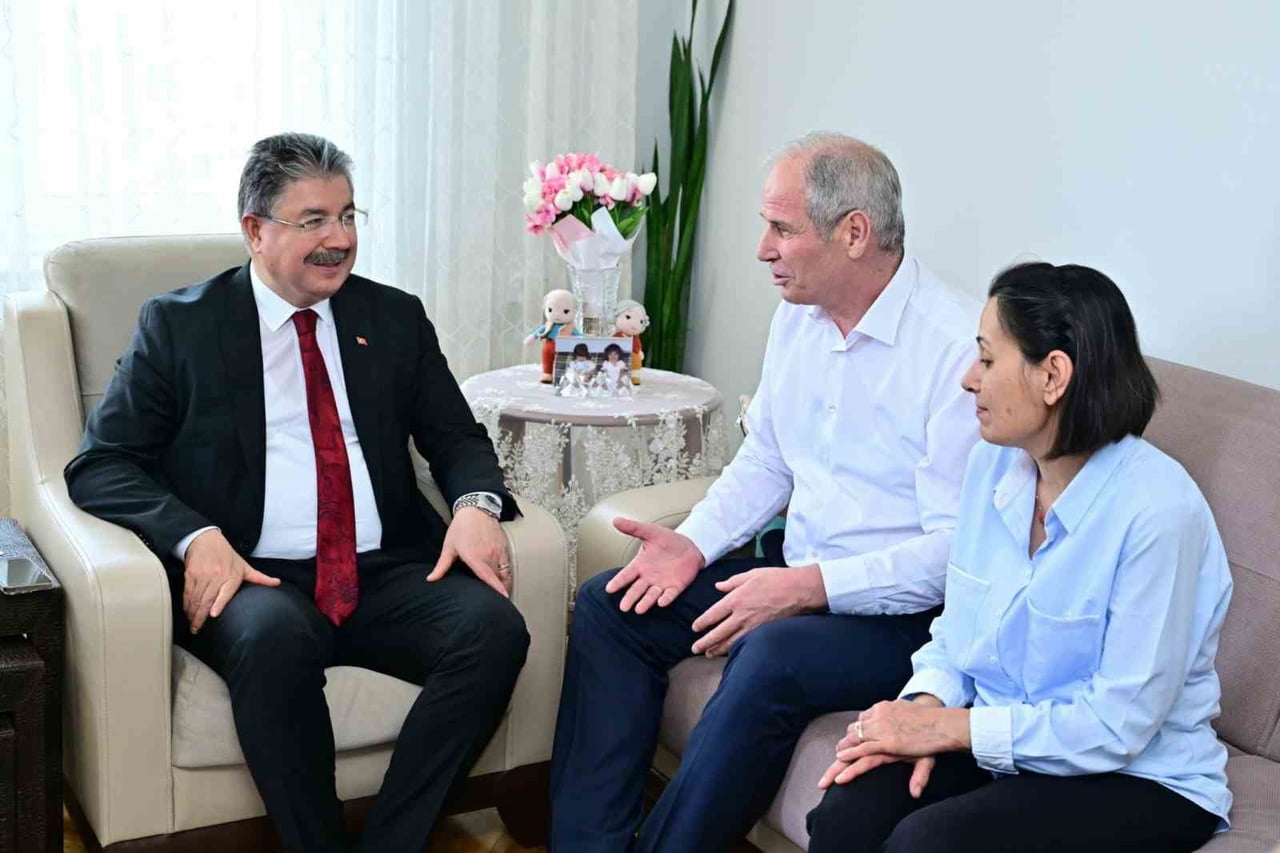 ESKİŞEHİR VALİSİ DR. ERDİNÇ YILMAZ, 15 TEMMUZ DEMOKRASİ VE MİLLÎ BİRLİK GÜNÜ KAPSAMINDA KENTTEKİ...