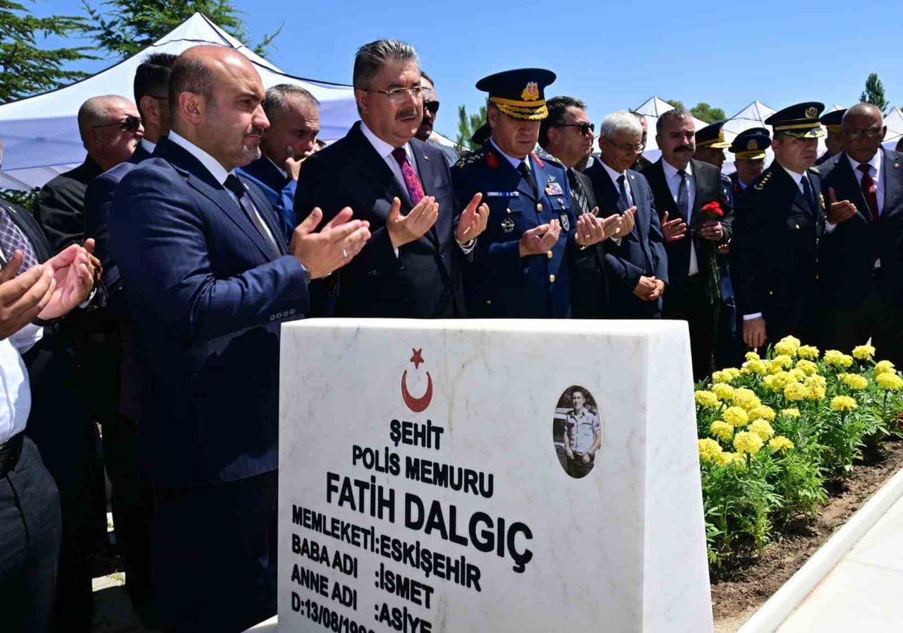 ESKİŞEHİR VALİSİ DR. ERDİNÇ YILMAZ, 15 TEMMUZ HAİN DARBE GİRİŞİMİ SIRASINDA İSTANBUL ÇENGELKÖY’DE...