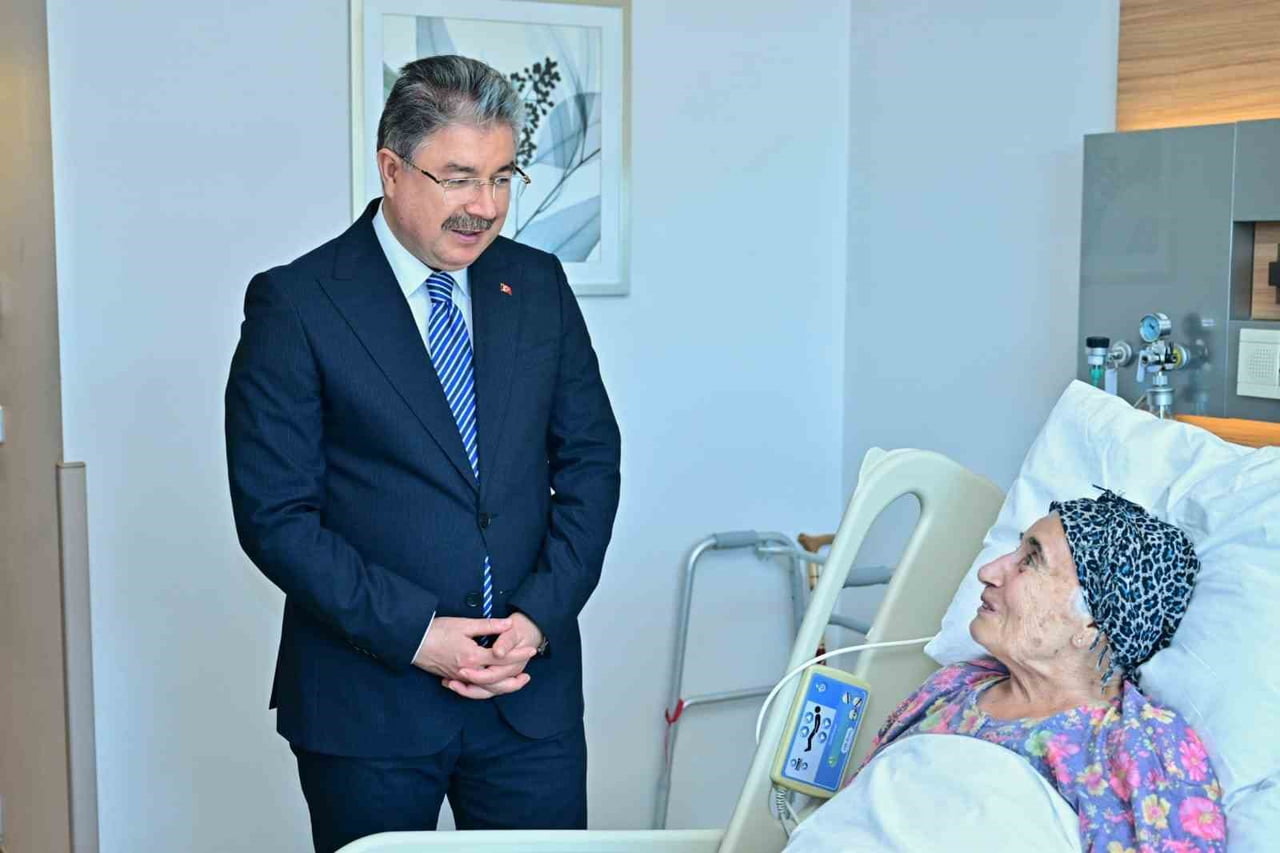 ESKİŞEHİR VALİSİ DR. ERDİNÇ YILMAZ, 1992 YILINDA ŞEHİT DÜŞEN JANDARMA ONBAŞI OSMAN GICI'NIN...