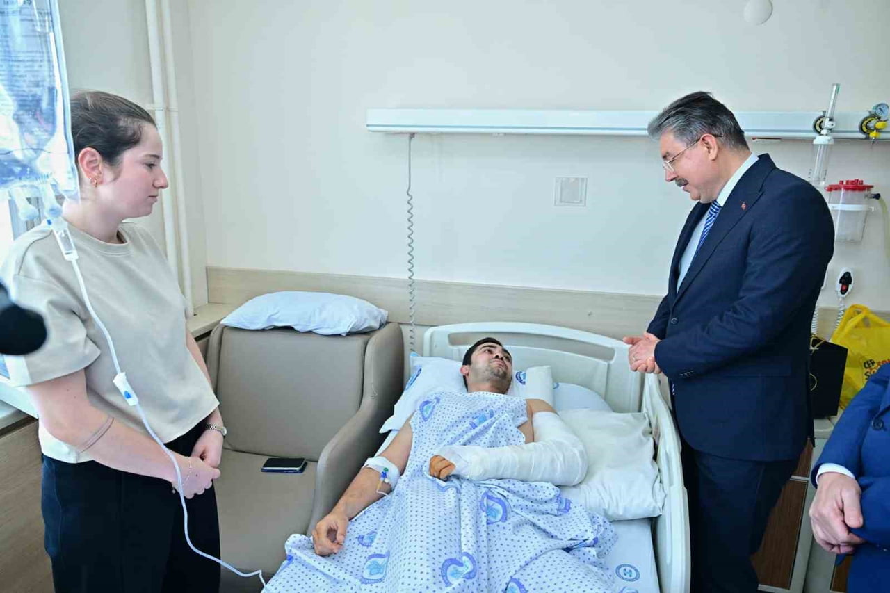ESKİŞEHİR VALİSİ DR. ERDİNÇ YILMAZ, SEYİTGAZİ İLÇESİNDEKİ YANGIN SÖNDÜRME GÖREVİ DÖNÜŞÜ KAZA...