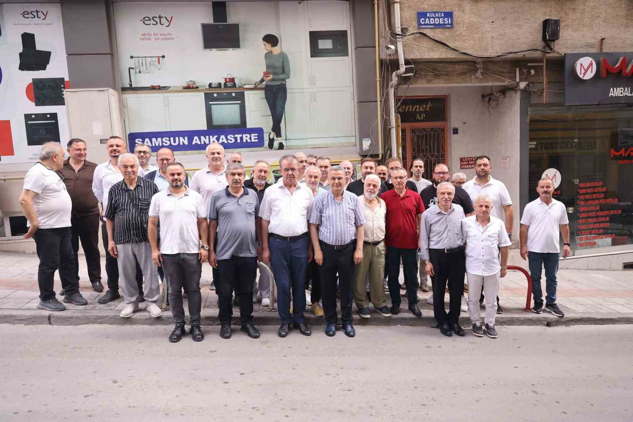 ESNAFLAR VE BAŞKAN KURNAZ