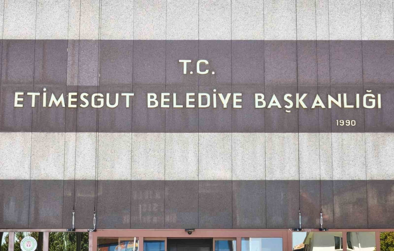 ETİMESGUT BELEDİYE BİNASI