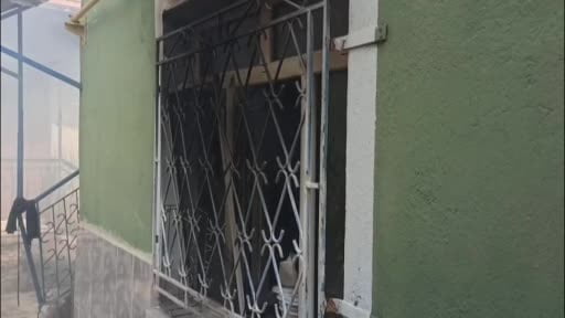 Evde yangın çıktı, kilitli kalan 5 çocuk kurtarıldı