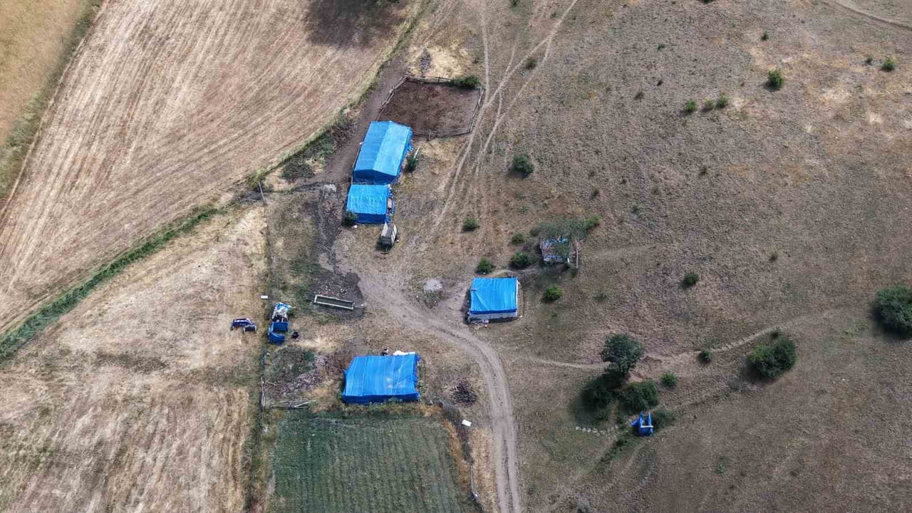 EVRİM'İN KAYBOLDUĞU YAYLA EVİ HAVADAN GÖRÜNTÜLENDİ.