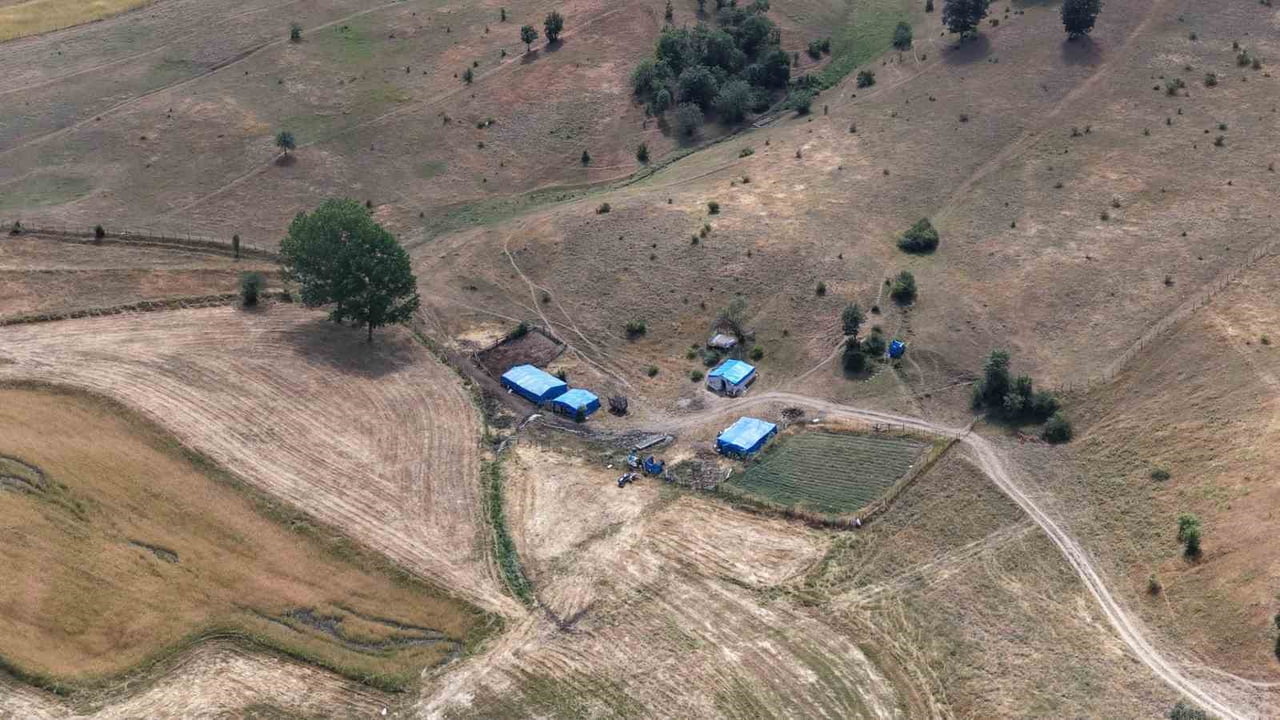 EVRİM'İN KAYBOLDUĞU YAYLA EVİ HAVADAN GÖRÜNTÜLENDİ.