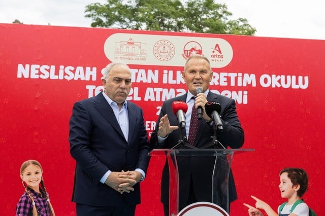 FATİH BELEDİYE BAŞKANI MEHMET ERGÜN TURAN (SOLDA) VE ARTAŞ HOLDİNG YÖNETİM KURULU BAŞKANI SÜLEYMAN...
