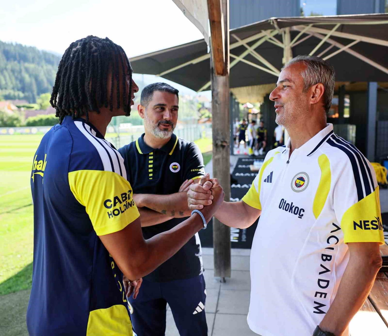 FENERBAHÇE'NİN YENİ TRANSFERLERİNDEN NATHAN AKE, ÇALIŞMALARINA BAŞLADI.