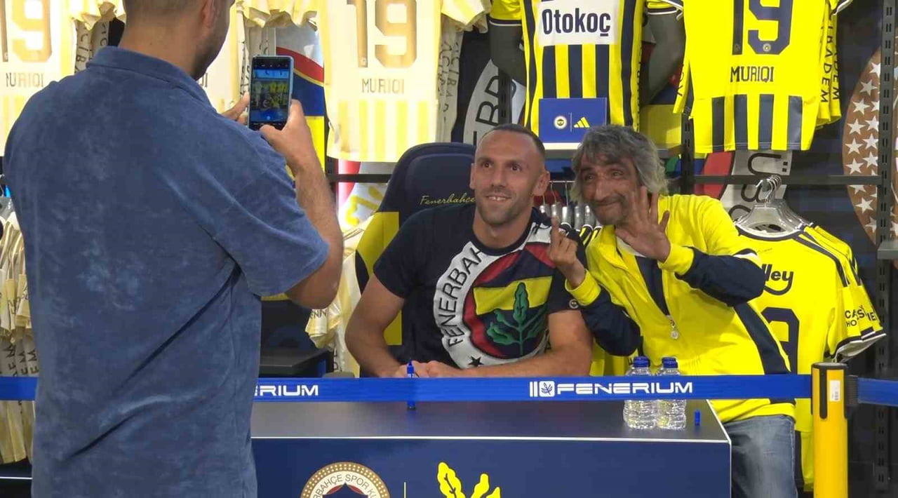 FENERBAHÇE'NİN YILDIZ GOLCÜSÜ VEDAT MURİQİ, KADIKÖY'DE FENERBAHÇE ÜLKER STADYUMU FENERİUM...