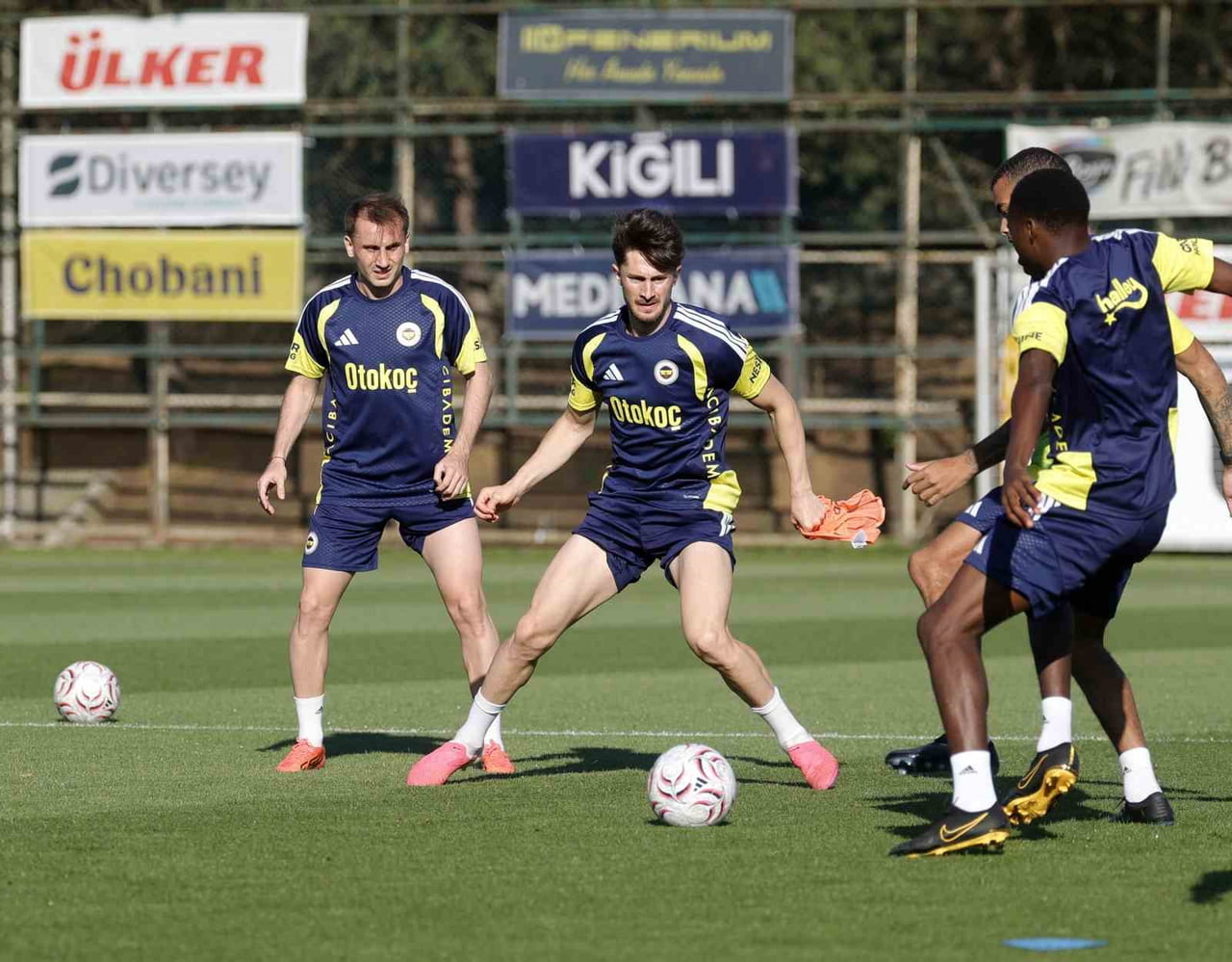 FENERBAHÇE, GORNİK ZABRZE İLE OYNAYACAĞI UEFA ŞAMPİYONLAR LİGİ 2. ÖN ELEME TURU İLK MAÇININ...