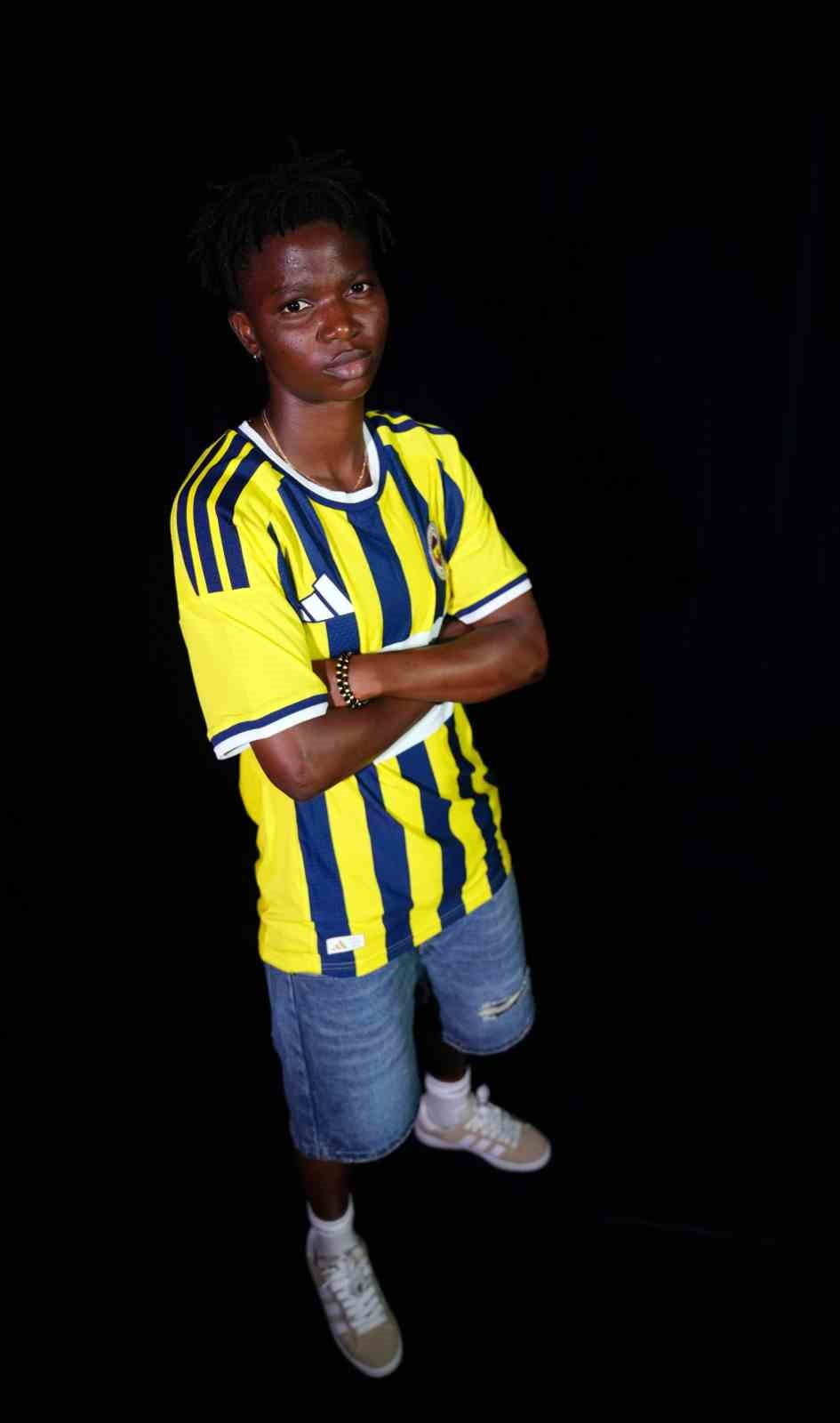 FENERBAHÇE KADIN FUTBOL TAKIMI, NİJERYALI FORVET ABİDEEN SULİAT OLAJUMOKE’Yİ RENKLERİNE...