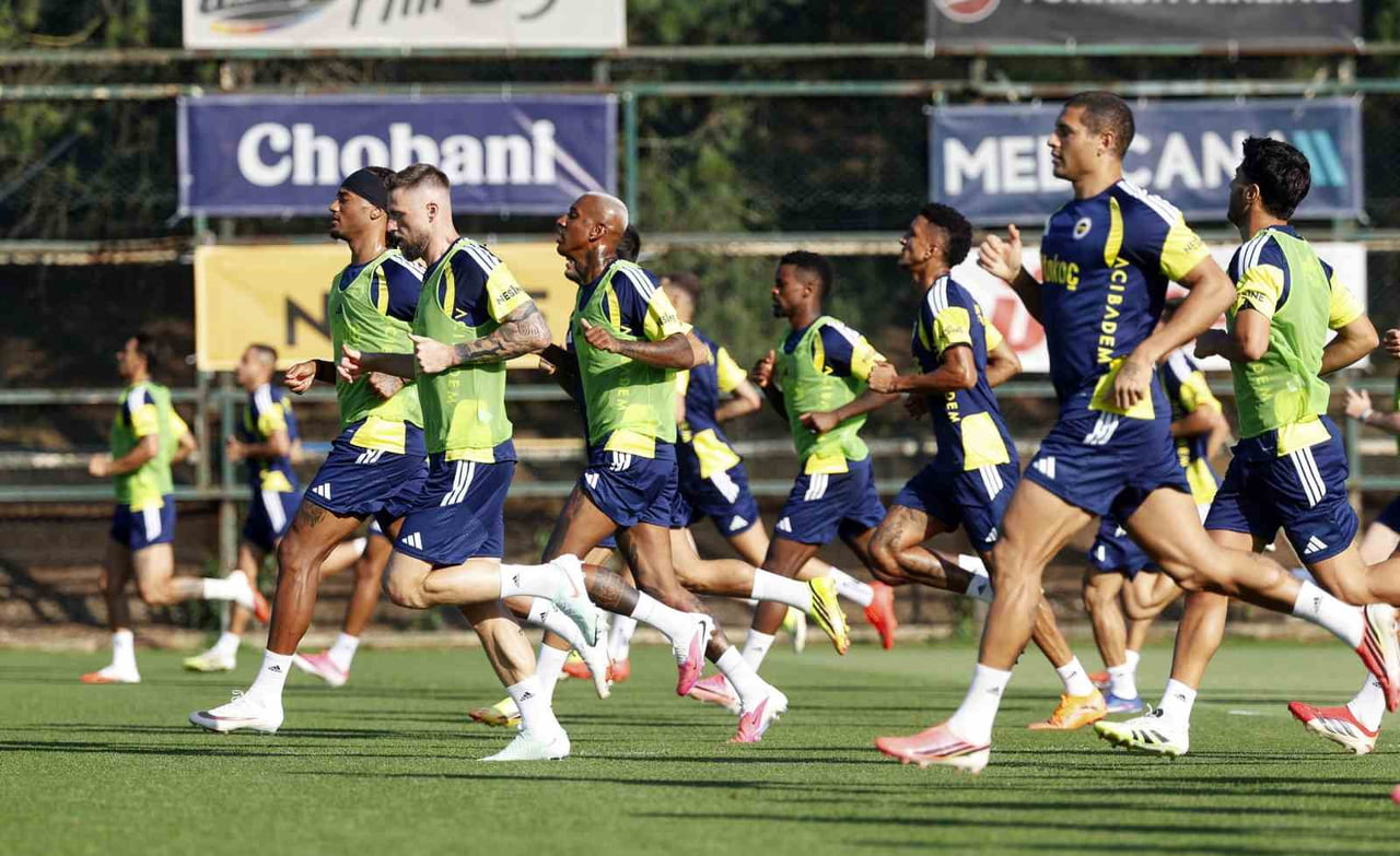 FENERBAHÇE, POLONYA TEMSİLCİSİ GORNİK ZABRZE İLE DEPLASMANDA OYNAYACAĞI UEFA ŞAMPİYONLAR LİGİ 2....