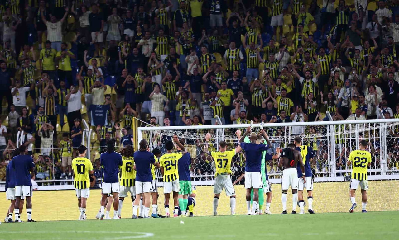 FENERBAHÇE, UEFA ŞAMPİYONLAR LİGİ 2. ELEME TURU İLK MAÇINDA GORNİK ZABRZE'Yİ 1-0 MAĞLUP ETTİ VE...