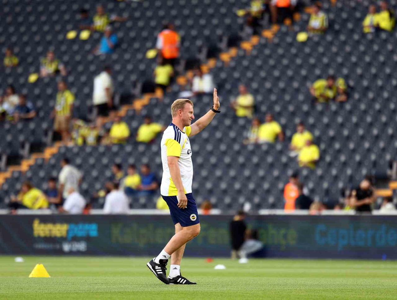 FENERBAHÇE, UEFA ŞAMPİYONLAR LİGİ 2. ELEME TURU İLK MAÇINDA POLONYA EKİBİ GORNİK ZABRZE'Yİ KONUK...