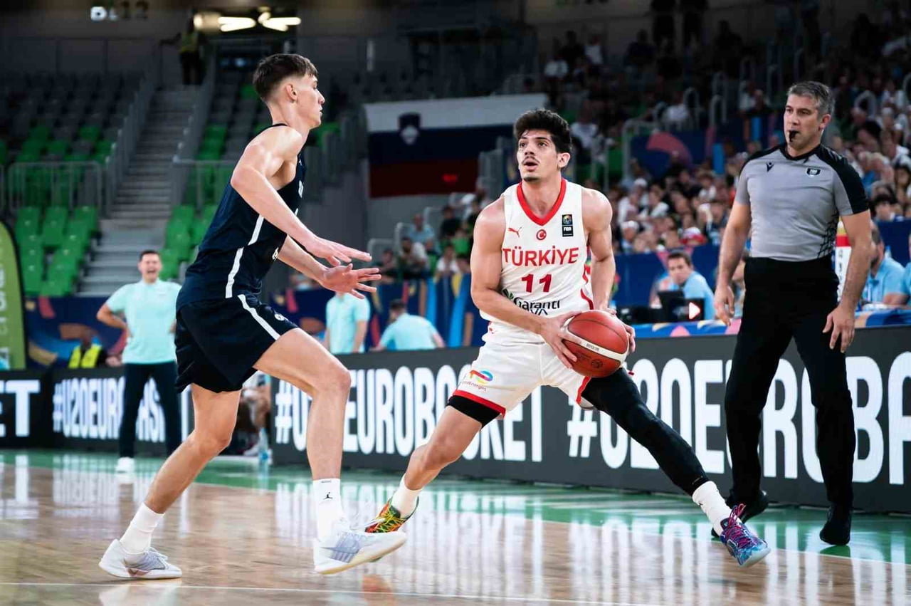 FIBA 20 YAŞ ALTI ERKEKLER AVRUPA ŞAMPİYONASI’NDA MÜCADELE EDEN 20 YAŞ ALTI ERKEK MİLLİ BASKETBOL...