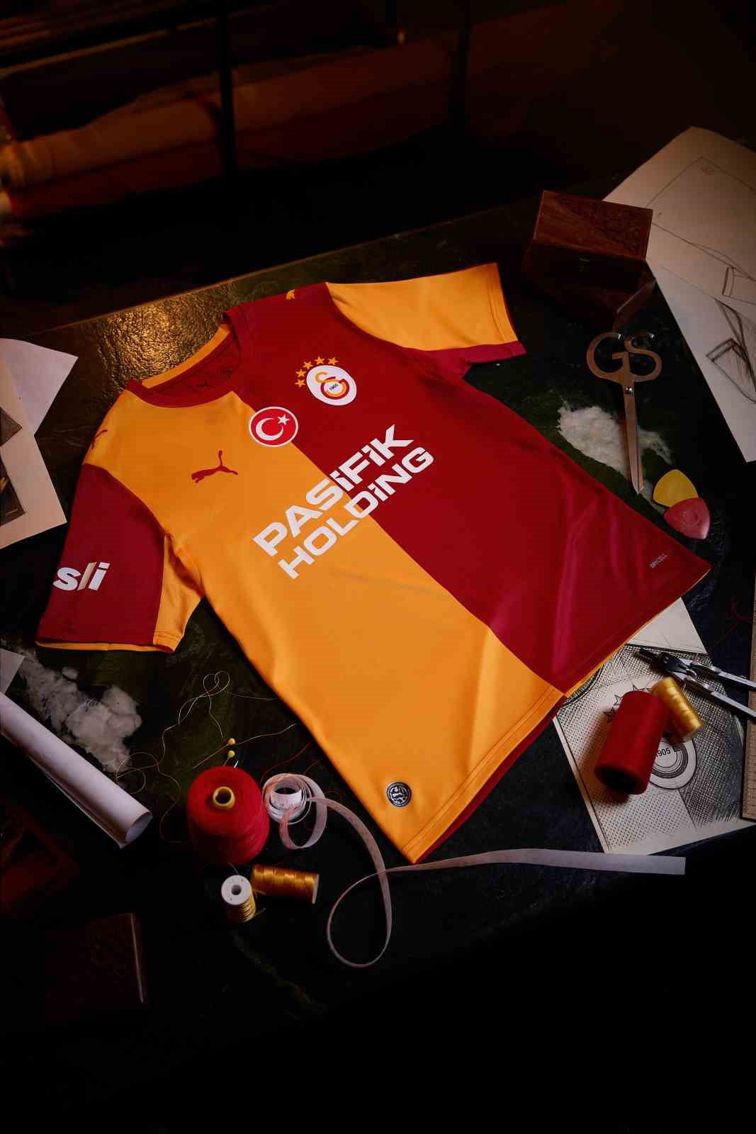 GALATASARAY'IN 2026-2027 SEZONUNDA GİYECEĞİ İÇ SAHA, DEPLASMAN VE ALTERNATİF FORMALARI...