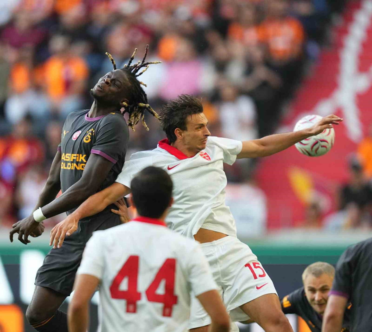 GALATASARAY, AVUSTURYA KAMPINDAKİ İLK HAZIRLIK MAÇINDA SERİE A EKİPLERİNDEN MONZA'YA 2-0 MAĞLUP...