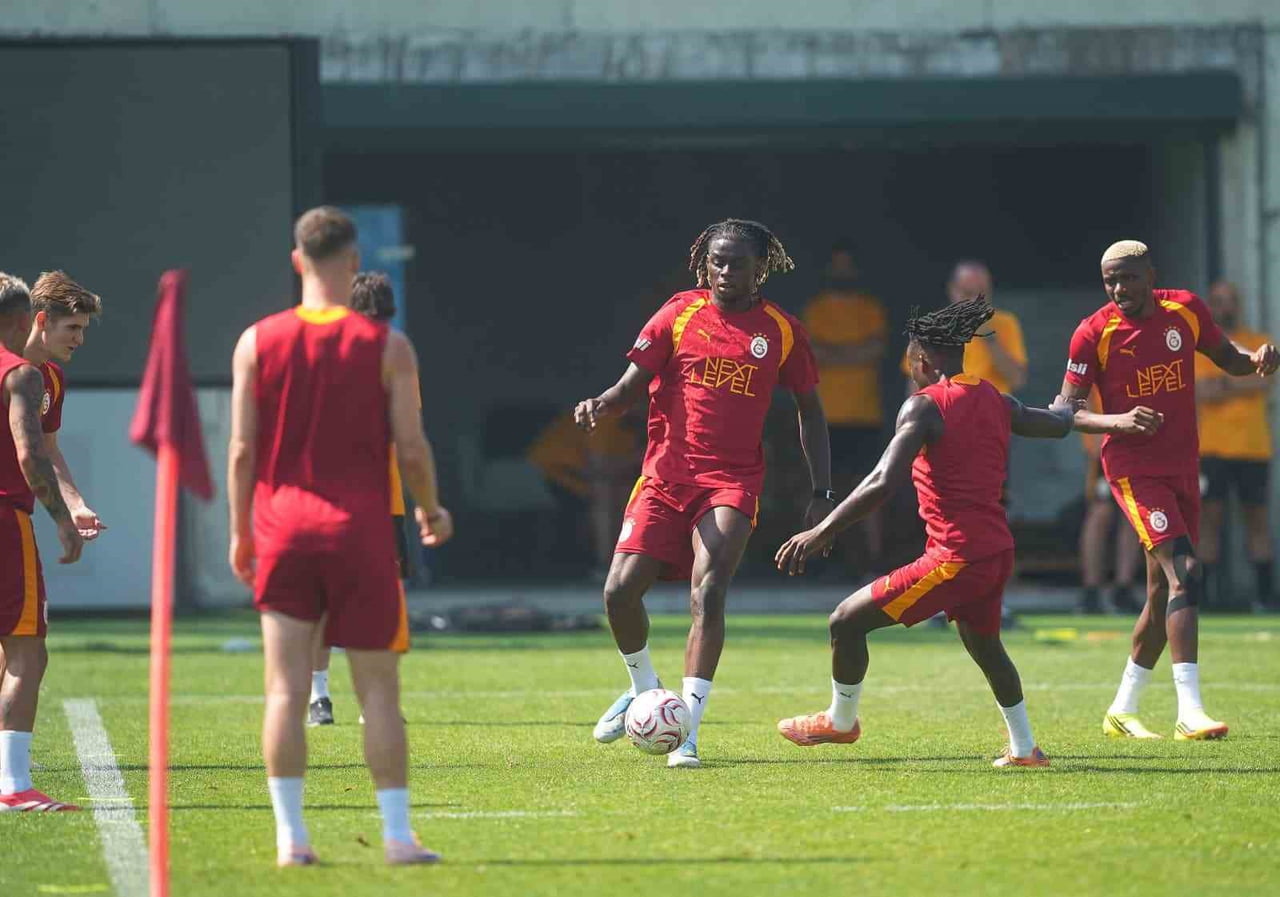 GALATASARAY YENİ SEZON HAZIRLIKLARINA DEVAM ETTİ