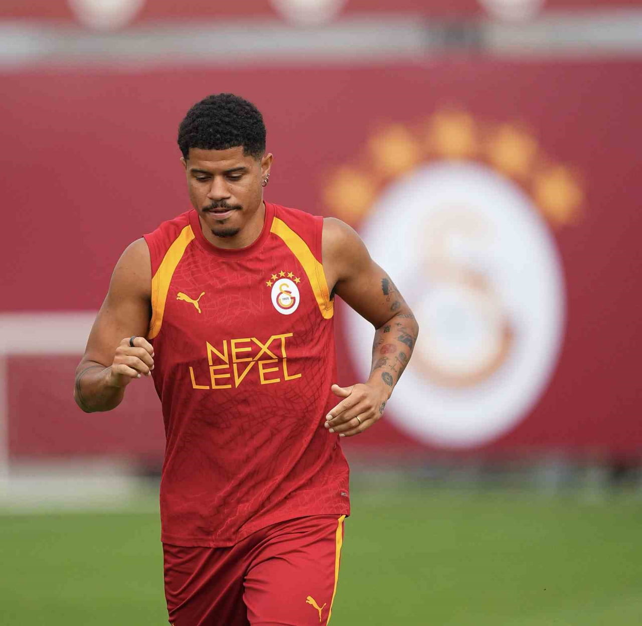 GALATASARAY, YENİ SEZON HAZIRLIKLARINI BUGÜN KEMERBURGAZ METİN OKTAY TESİSLERİ’NDE YAPTIĞI...