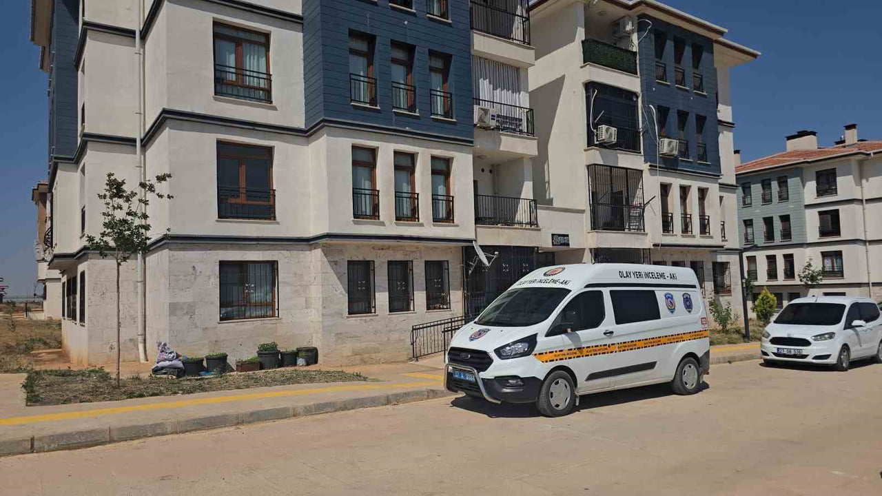 GAZİANTEP'İN İSLAHİYE İLÇESİNDE 59 YAŞINDAKİ KADINI ÖLDÜREREK, EVDEKİ ALTINLARI ÇALAN CİNAYET...