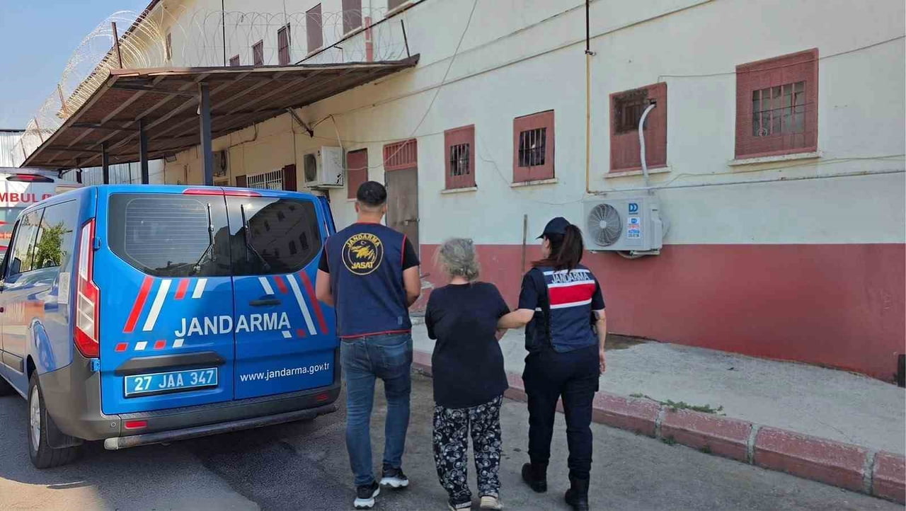 GAZİANTEP'TE ÇEŞİTLİ SUÇLARDAN 12 YIL KESİNLEŞMİŞ HAPİS CEZASIYLA 12 YILDIR ARANAN ŞAHIS, JANDARMA...